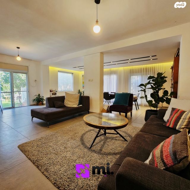 דו משפחתי, הגולן, בית שמש