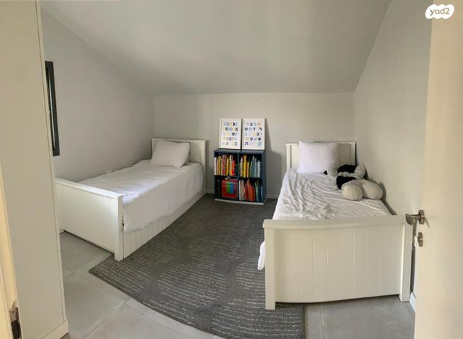 דו משפחתי, נחל געתון, ניל"י