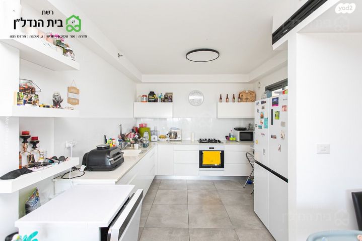 דופלקס, הגל 10, החותרים, טירת כרמל