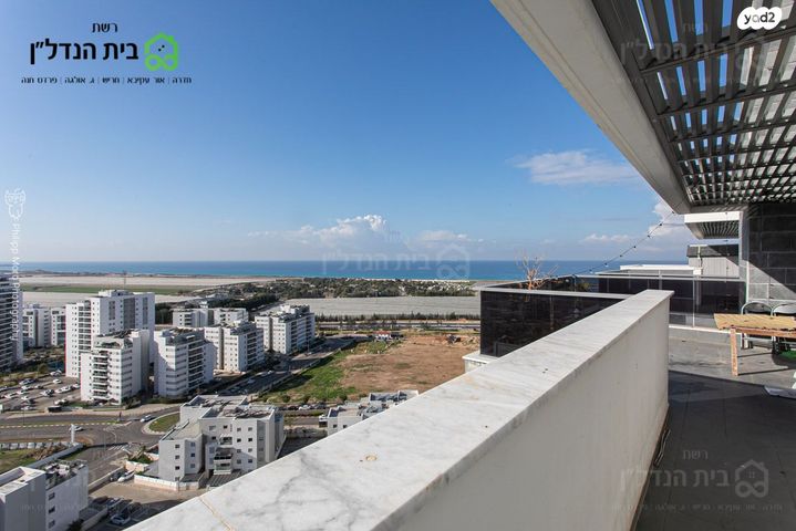 דופלקס, הגל 10, החותרים, טירת כרמל