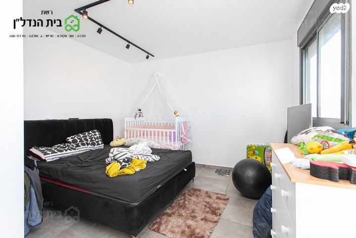 דופלקס, הגל 10, החותרים, טירת כרמל