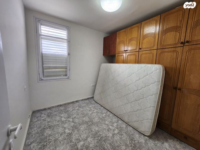 דירה, גיורא, טירת כרמל