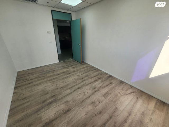 משרדים, קדימה צורן