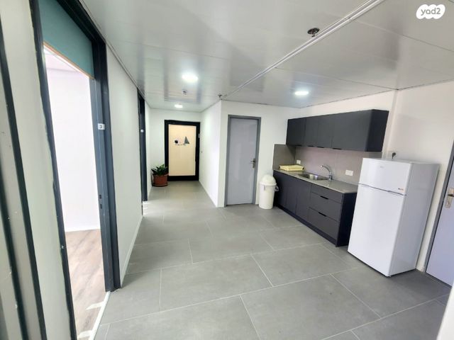 משרדים, קדימה צורן