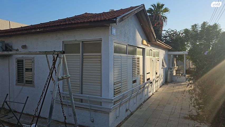 החצב 1