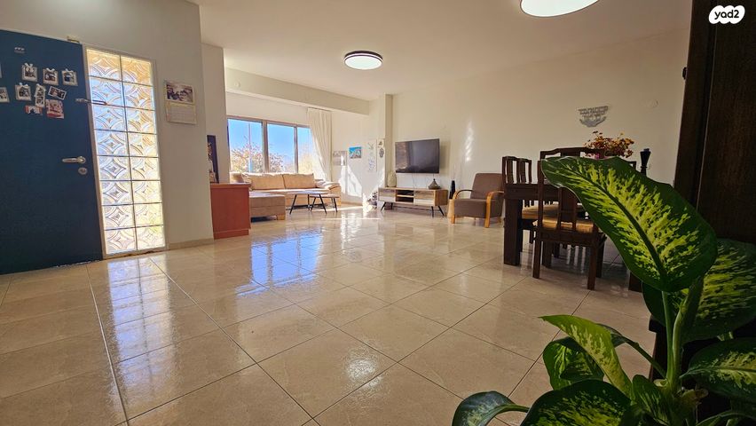 דו משפחתי, ספיר, סביונים, מעלות תרשיחא