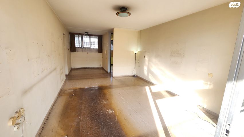 דירה, אלי כהן, רמת הנשיא, בת ים