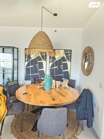 דירה, יעקב תמרי, חצרות המושבה, רחובות