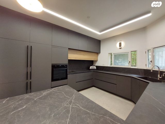 דו משפחתי, כפר יונה