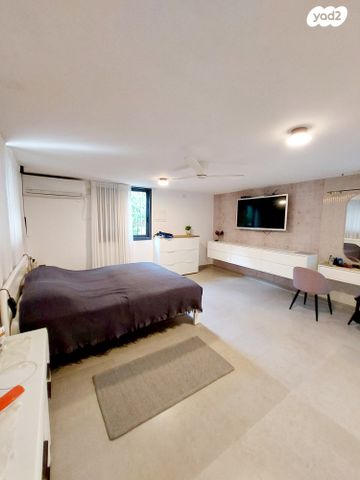 דו משפחתי, כפר יונה