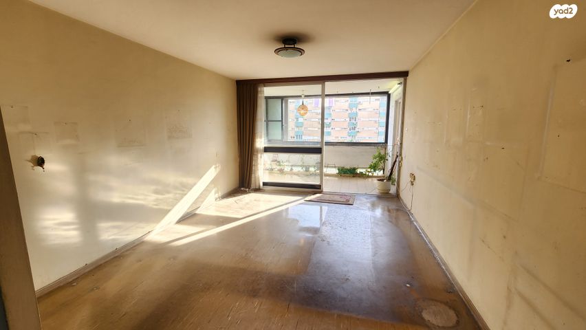 דירה, אלי כהן, רמת הנשיא, בת ים