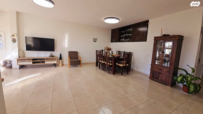 דו משפחתי, ספיר, סביונים, מעלות תרשיחא