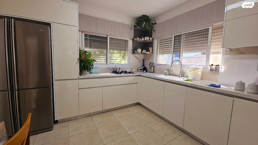 דו משפחתי, ספיר, סביונים, מעלות תרשיחא