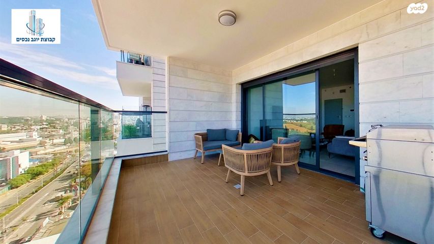 דירה, יעקב תמרי, חצרות המושבה, רחובות