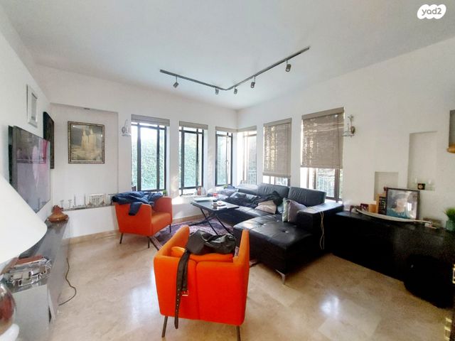 דו משפחתי, כפר יונה