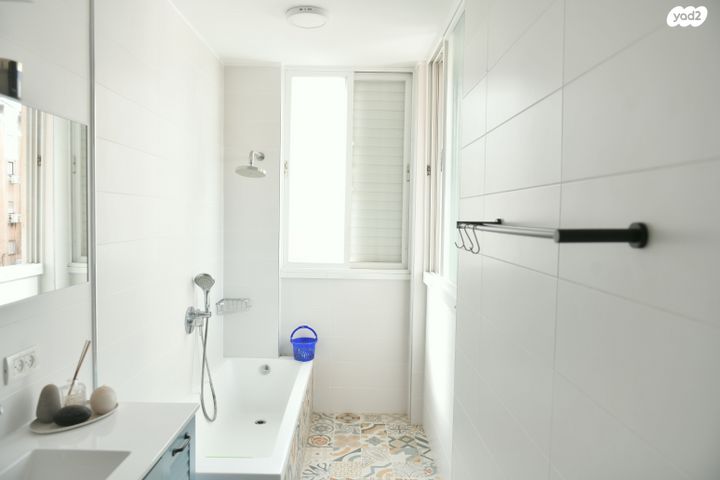 דירה, צבי הירש קלישר, מחנה יהודה, פתח תקווה