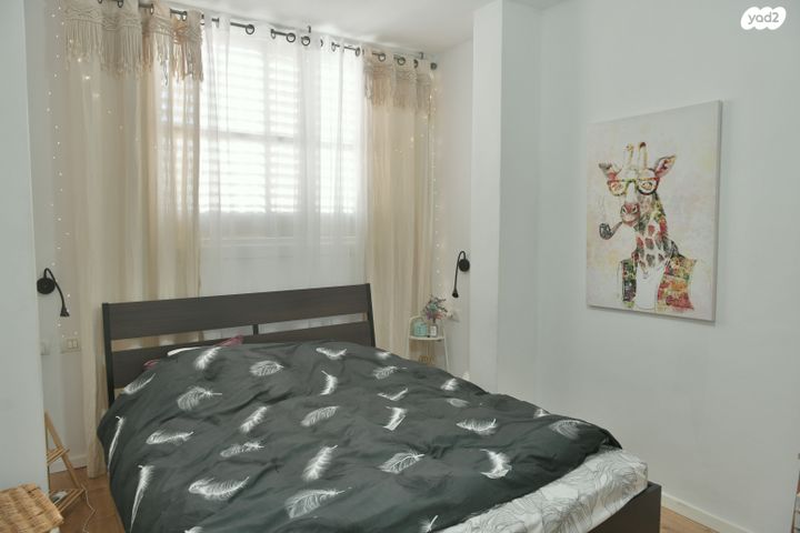 דירה, צבי הירש קלישר, מחנה יהודה, פתח תקווה