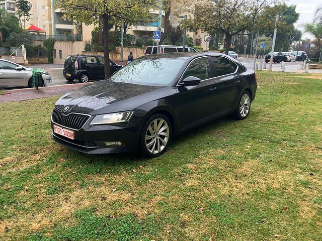 מודעת רכב סקודה סופרב