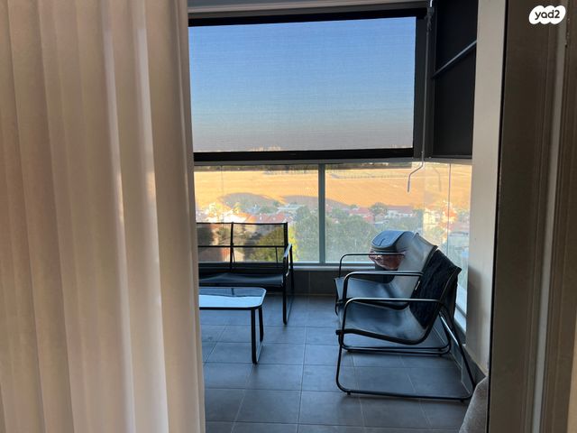 דירה, חרמון, נאות שז"ר, יבנה