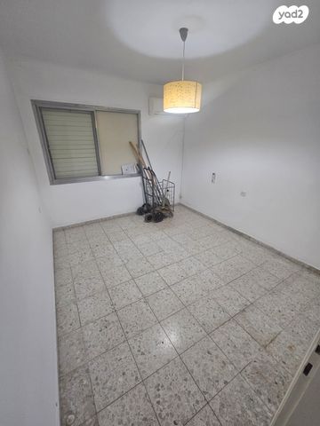 דירת גן, יצחק רגר 154, שכונה ד', באר שבע