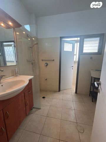 דירה, הרצל 38, מרכז העיר, חדרה