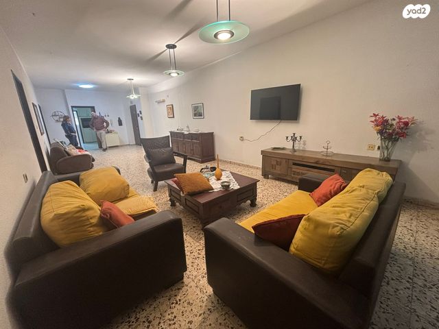 דירה, הרצל 38, מרכז העיר, חדרה