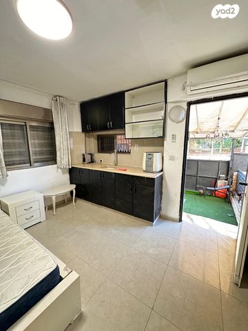 דירת גן, הרב יעקב ריפמן, תל חיים, תל אביב יפו