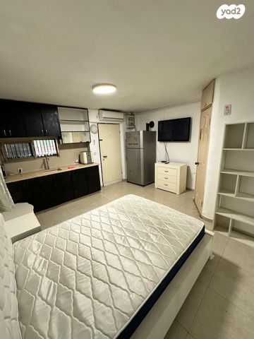 דירת גן, הרב יעקב ריפמן, תל חיים, תל אביב יפו