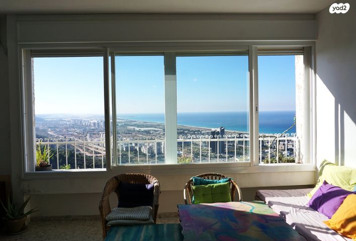 דירה, נעמי, כרמליה, חיפה