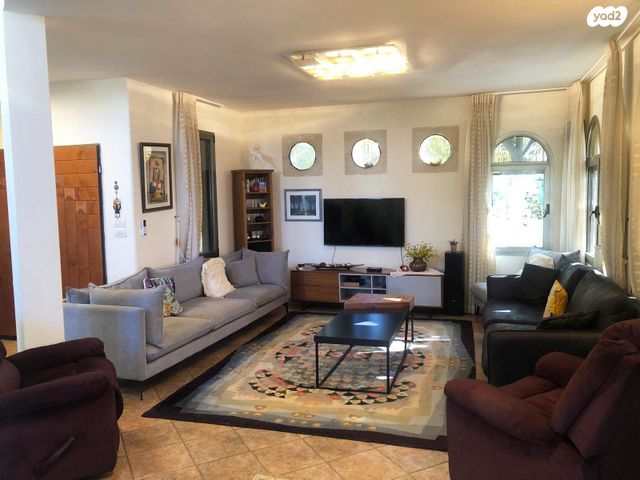 בית פרטי/ קוטג', הפרחים, כפר ורדים