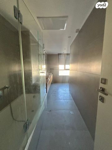 גג/ פנטהאוז, יחזקאל שטרייכמן, הגוש הגדול, רמת אביב החדשה, נופי ים, תל אביב יפו