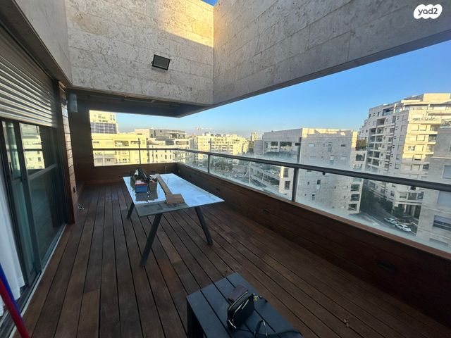 גג/ פנטהאוז, יחזקאל שטרייכמן, הגוש הגדול, רמת אביב החדשה, נופי ים, תל אביב יפו