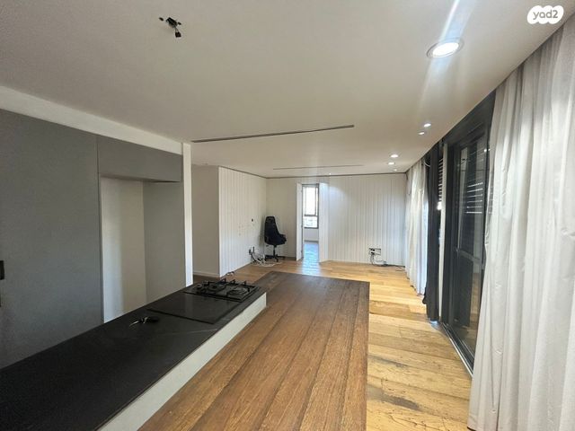 גג/ פנטהאוז, יחזקאל שטרייכמן, הגוש הגדול, רמת אביב החדשה, נופי ים, תל אביב יפו