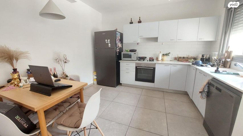 דירה, ג' / מרכז מזרח העיר, רחובות