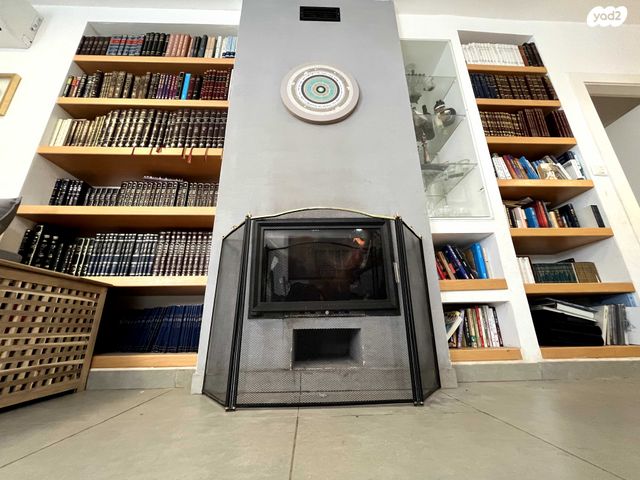 דו משפחתי, נוקדים