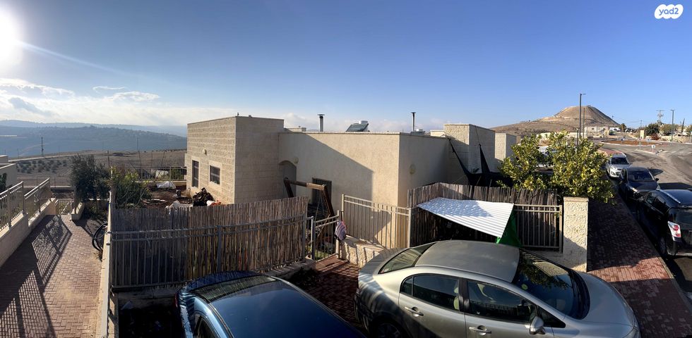 דו משפחתי, נוקדים