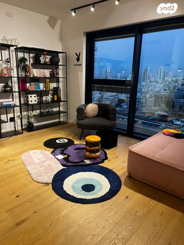 דירה, ניסים אלוני, צמרות איילון, פארק צמרת, תל אביב יפו