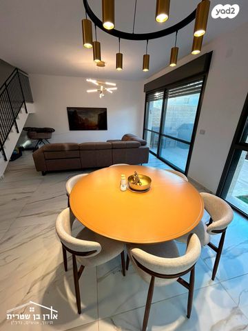 דו משפחתי, גבעות עדן