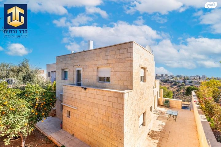 בית פרטי/ קוטג', הגיתית, כלי שיר, מעלה אדומים