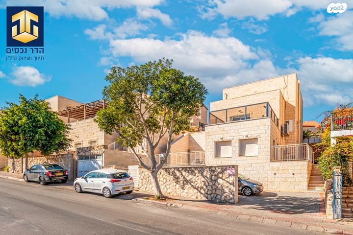 בית פרטי/ קוטג', הגיתית, כלי שיר, מעלה אדומים