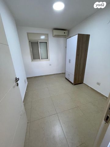 דירת גן, הכותל המערבי, שכונה א', באר שבע