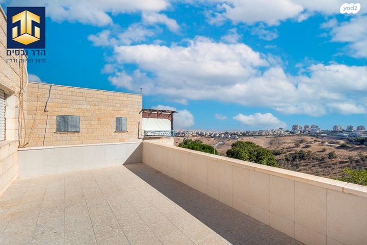 בית פרטי/ קוטג', הגיתית, כלי שיר, מעלה אדומים