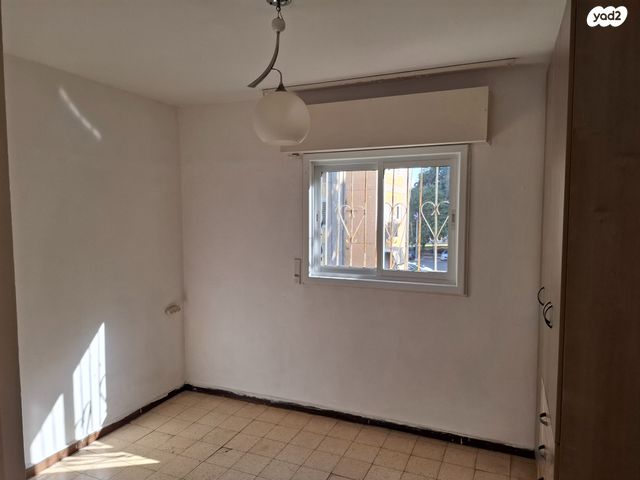 דירה, מחרוזת, עמידר, בת ים