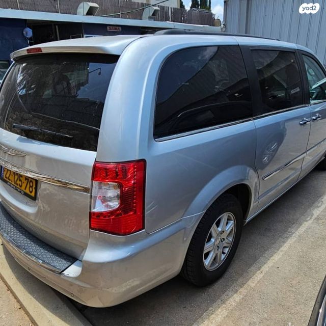 גראנד וויאג'ר 4X2 Touring אוט׳ מיניוואן / MPV 7 מק 3.6 (279 כ״ס)