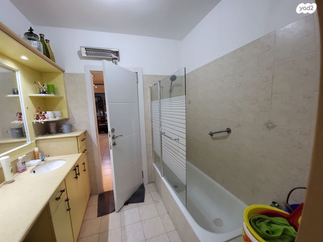 גג/ פנטהאוז, חדרה