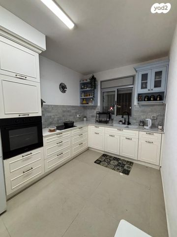 יוסף בורג 60