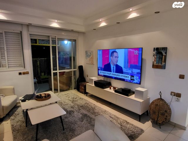 גג/ פנטהאוז, חדרה