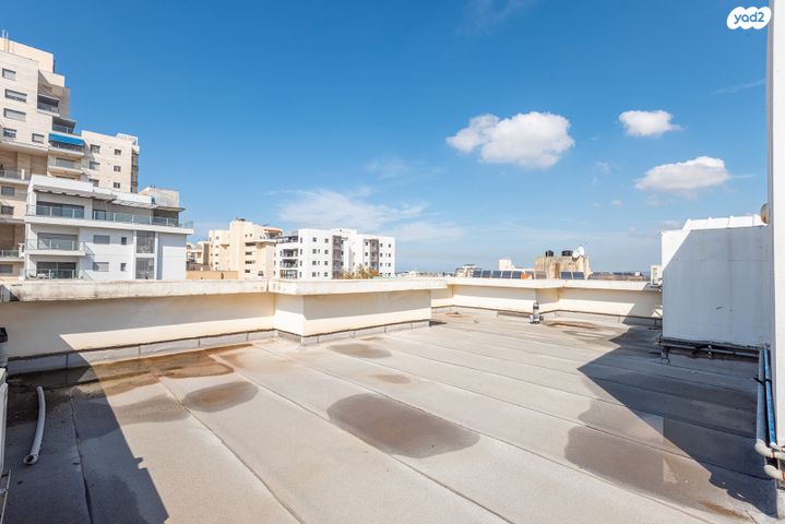 גג/ פנטהאוז, חדרה