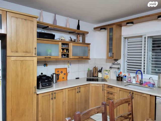 גג/ פנטהאוז, חדרה