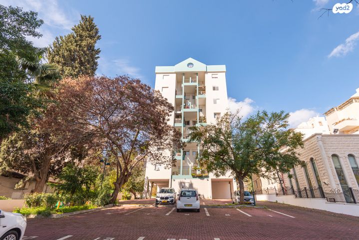 גג/ פנטהאוז, חדרה